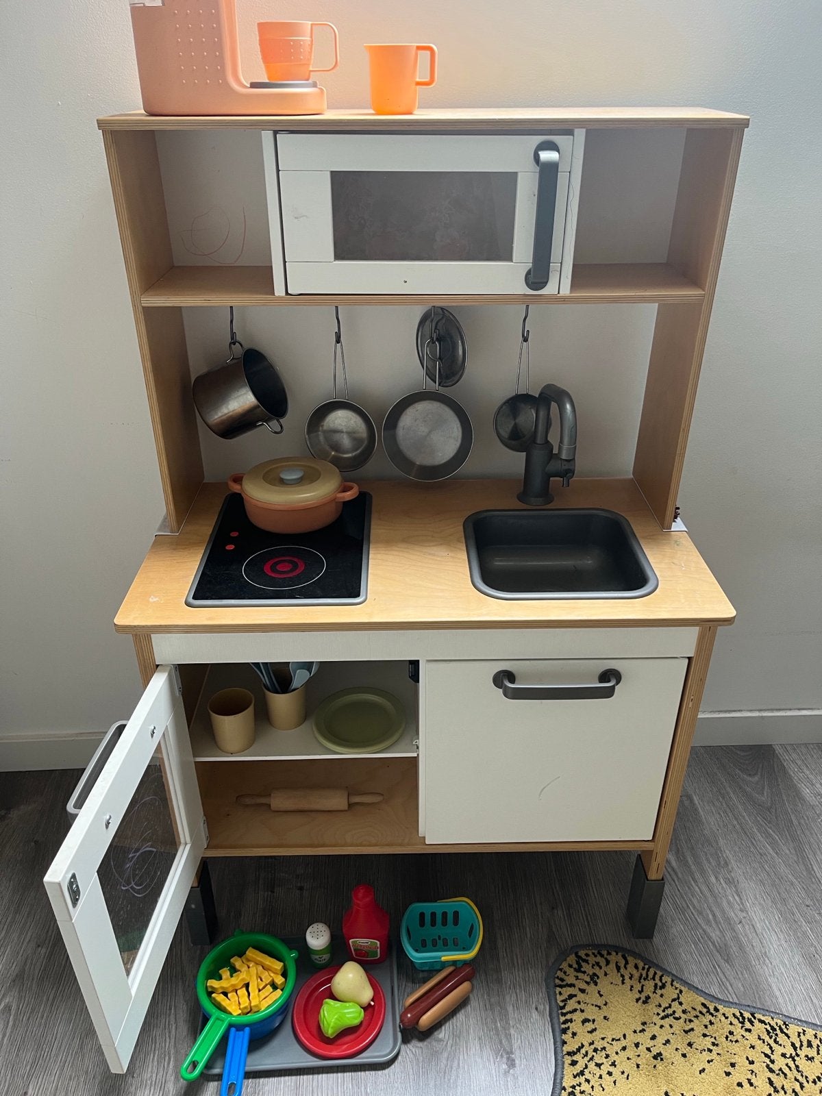 IKEA houten keukentje met accessoires, Ophalen, Gebruikt, Meubelstuk of Keukentje