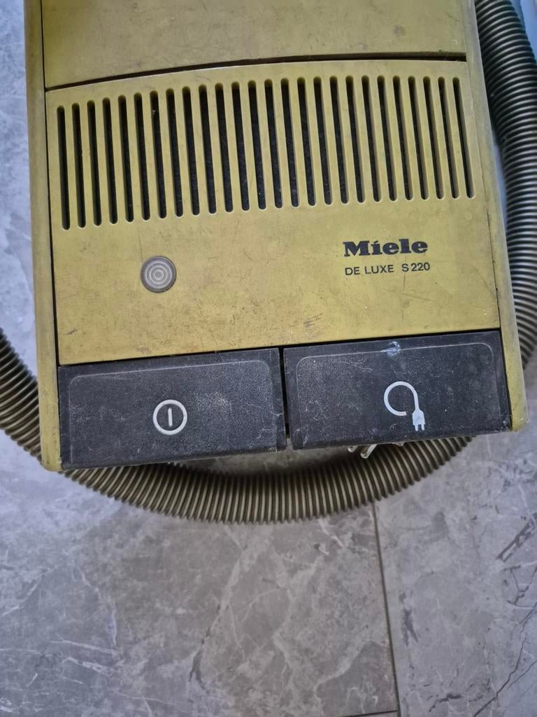 Oude miele de luxe s220 stofzuiger Voor de verzamelaar, Witgoed en Apparatuur, Stofzuigers, Ophalen, Gebruikt, 1200 tot 1600 watt