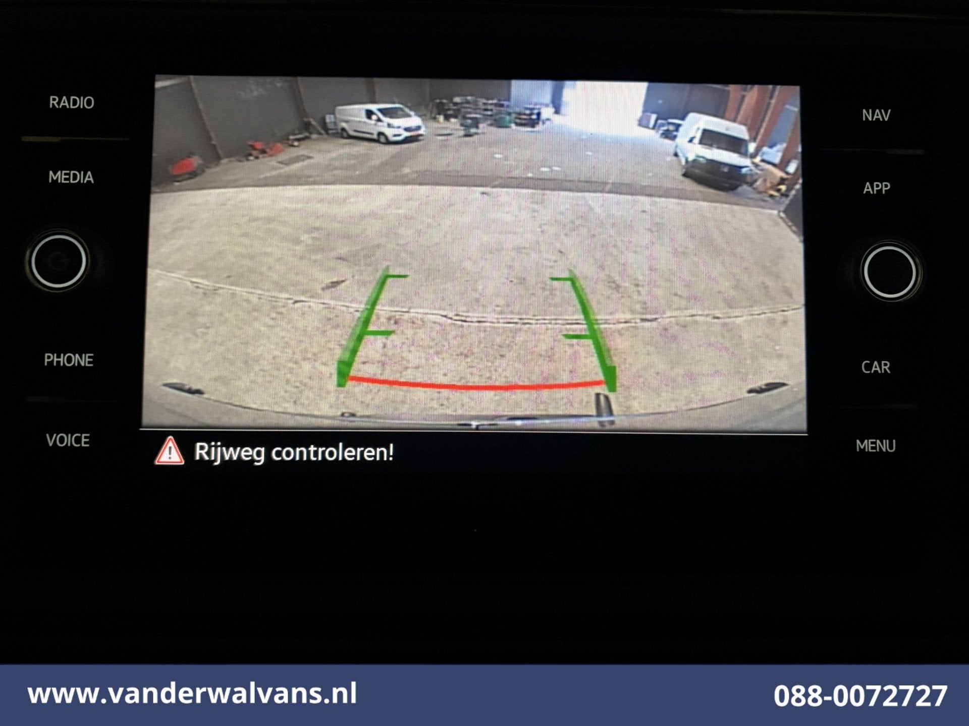 Volkswagen Crafter 2.0 TDI 141pk L3H3 L2H2 Euro6 Airco | Cam, Voorwielaandrijving, Stof, Gebruikt, 4 cilinders
