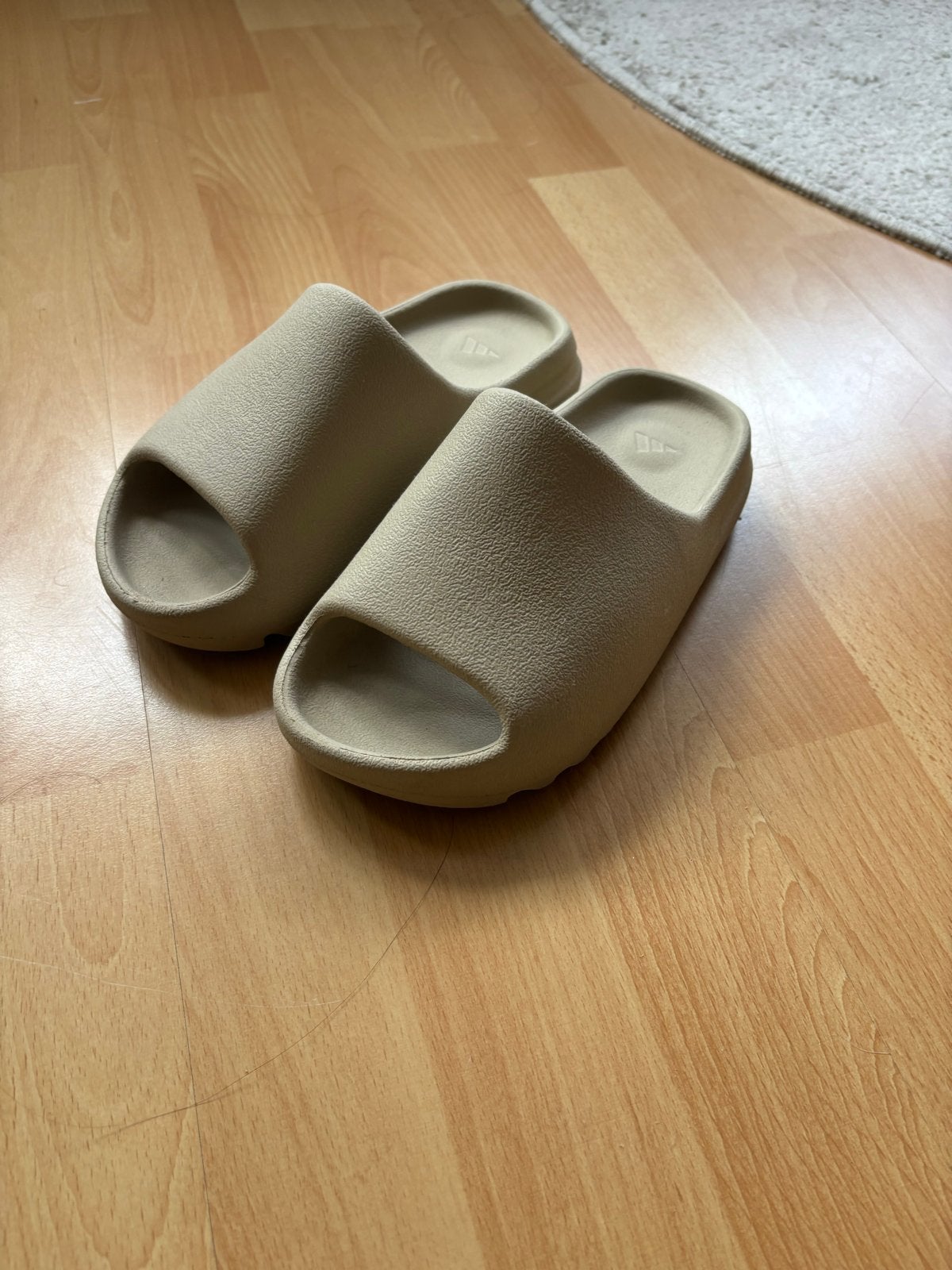 Adidas Yeezy Slides Pure - Maat 34, Verzenden, Gedragen, Beige, Slippers