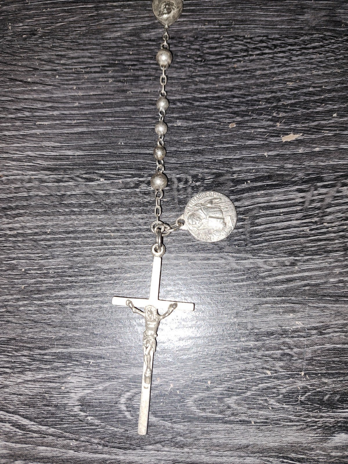 Zilverkleurige Rozenkrans met Kruis en Medaillon, Met hanger, Gebruikt, Ophalen of Verzenden, Zilver