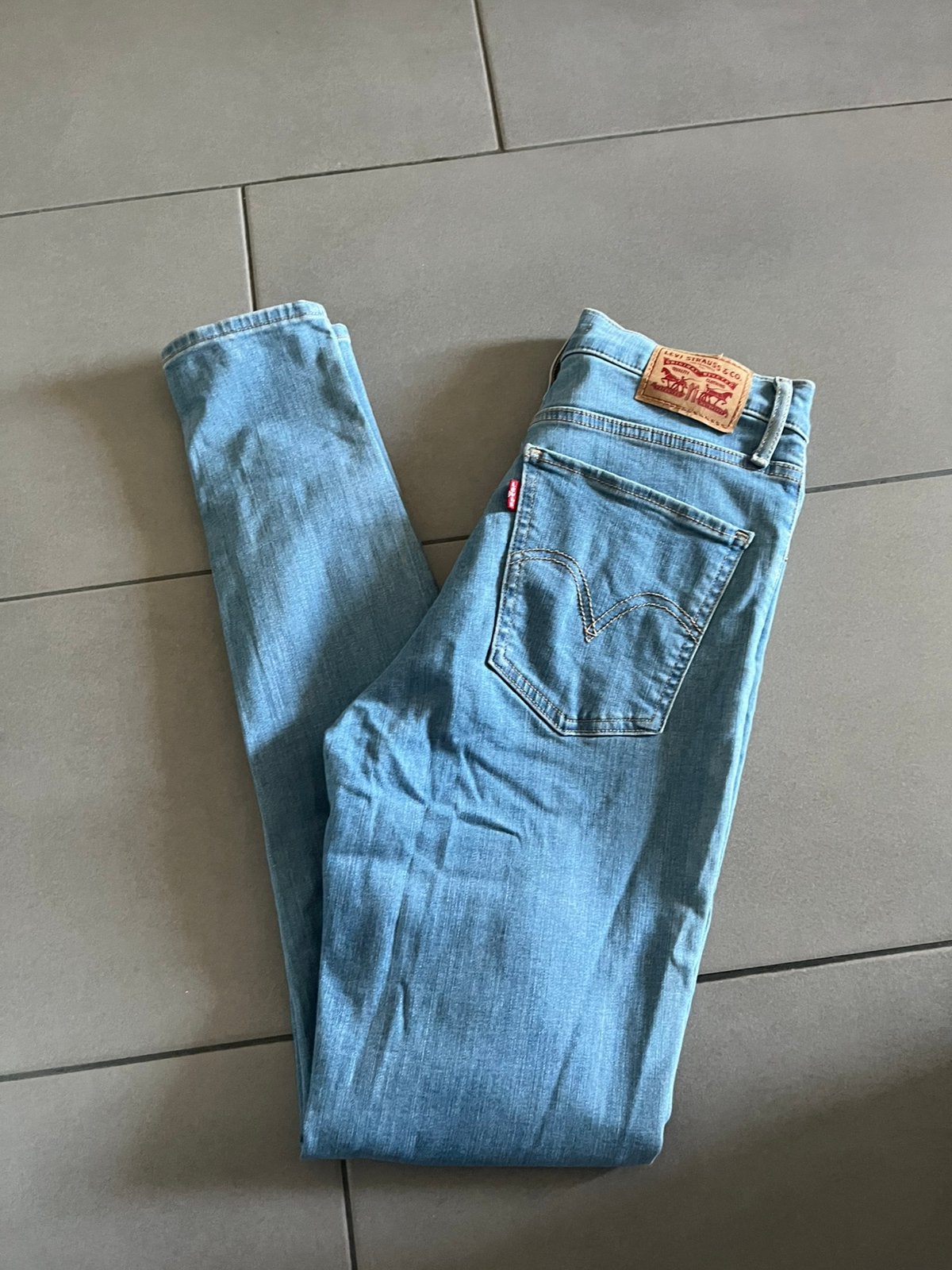 Levi’s skinny jeans, Ophalen of Verzenden, Zo goed als nieuw, Blauw, W28 - W29 (confectie 36)