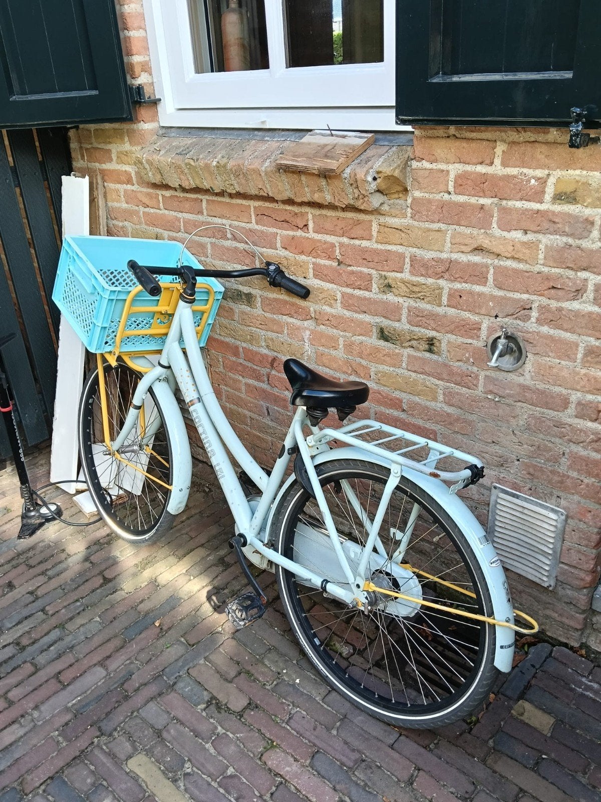28 inch damesfiets - Alles werkt, geen standaard, Fietsen en Brommers, Overige merken, Terugtraprem, Versnellingen, Ophalen of Verzenden