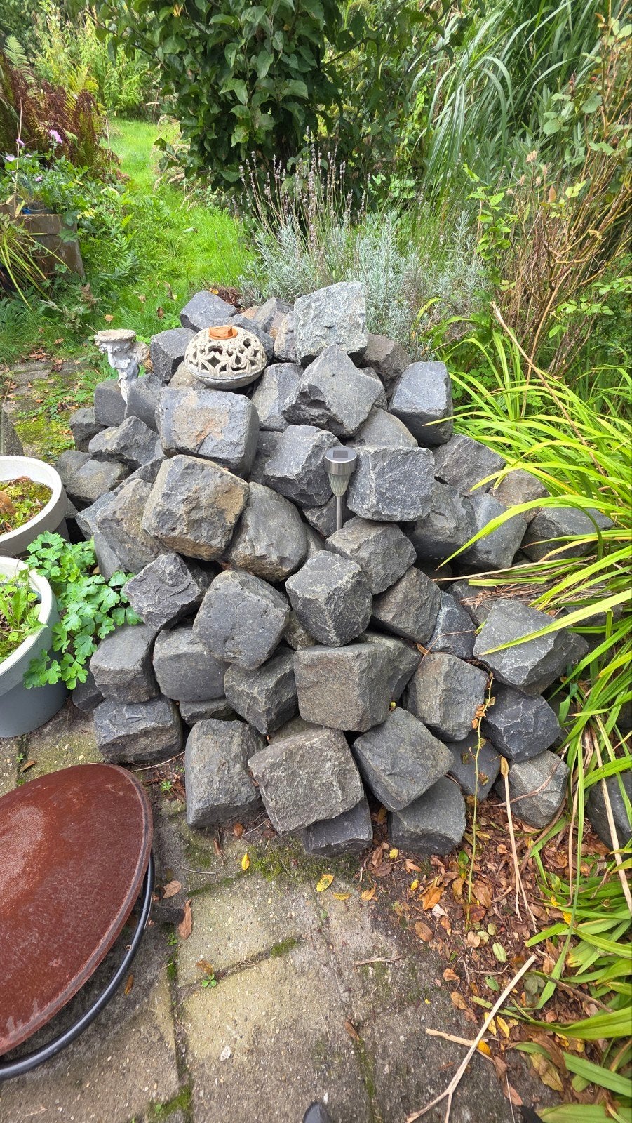 Zware Basaltblokken - 100 á 130 stuks, Tuin en Terras, Ophalen, Gebruikt, Basalt, Overige typen