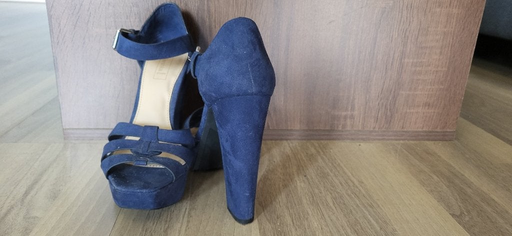 Bershka donkerblauwe plateau sandalen met hak – maat 37, Blauw, Zo goed als nieuw, Schoenen met hoge hakken, Bershka