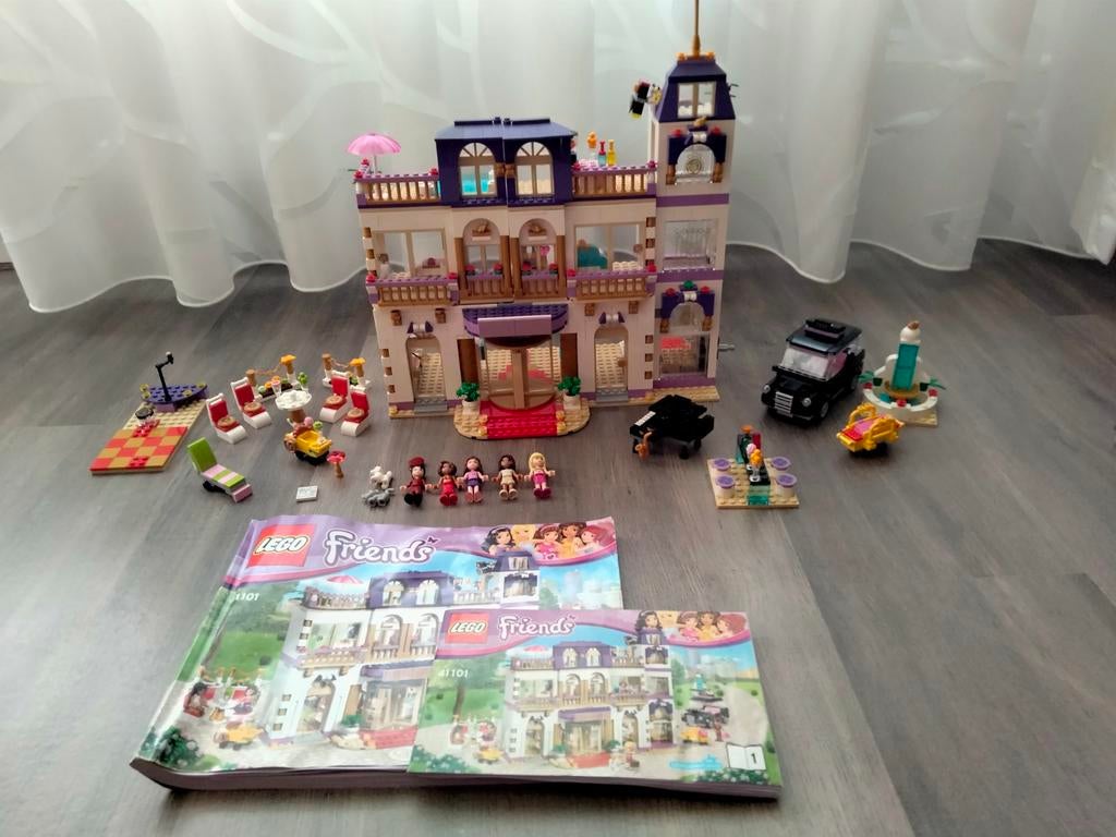 41101 Lego Friends Grand Hotel (compleet, met boekjes, Kinderen en Baby's, Speelgoed | Duplo en Lego, Ophalen of Verzenden, Zo goed als nieuw