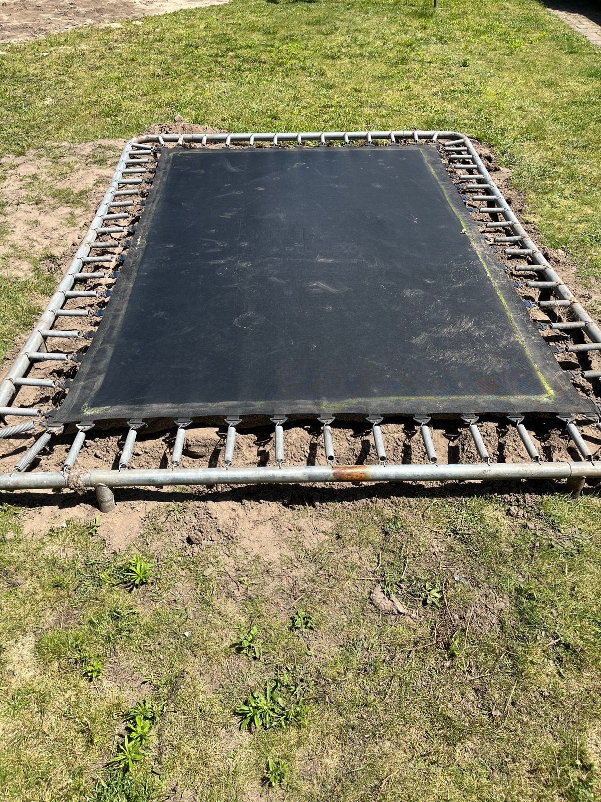 Rchthoekige gebruikte Avyna trampoline, Ophalen, Gebruikt