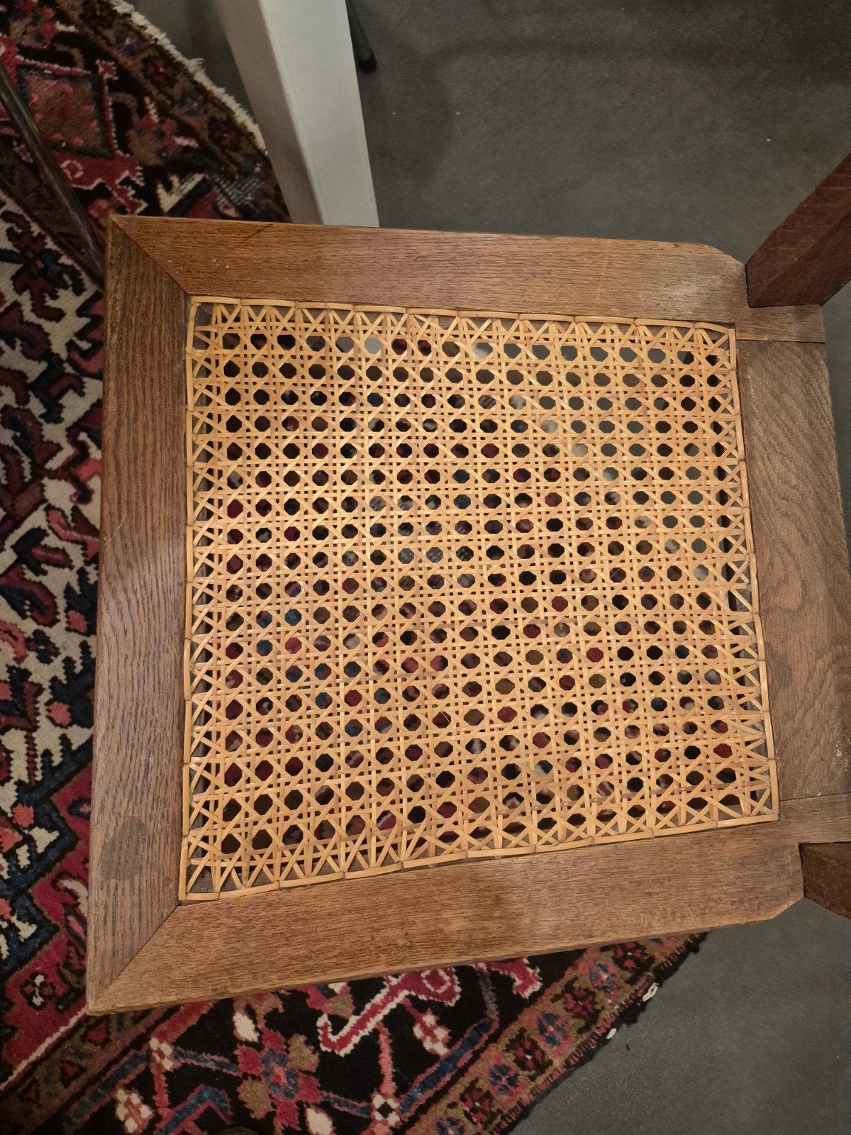 2 haagse school houten stoelen met rotan zitting, Ophalen