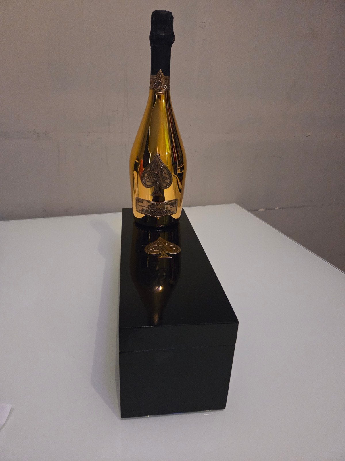Armand de Brignac Brut Gold Champagne met kist, Ophalen