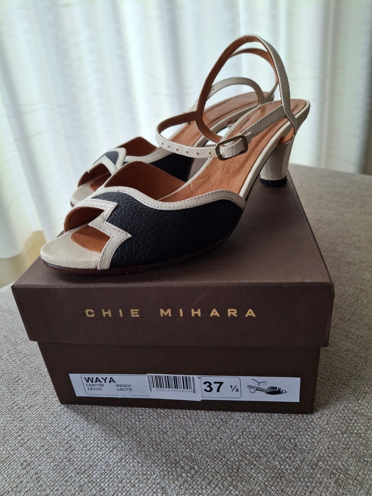 Chie Mihara sandalen M 37,5, Ophalen of Verzenden, Zo goed als nieuw, Sandalen of Muiltjes