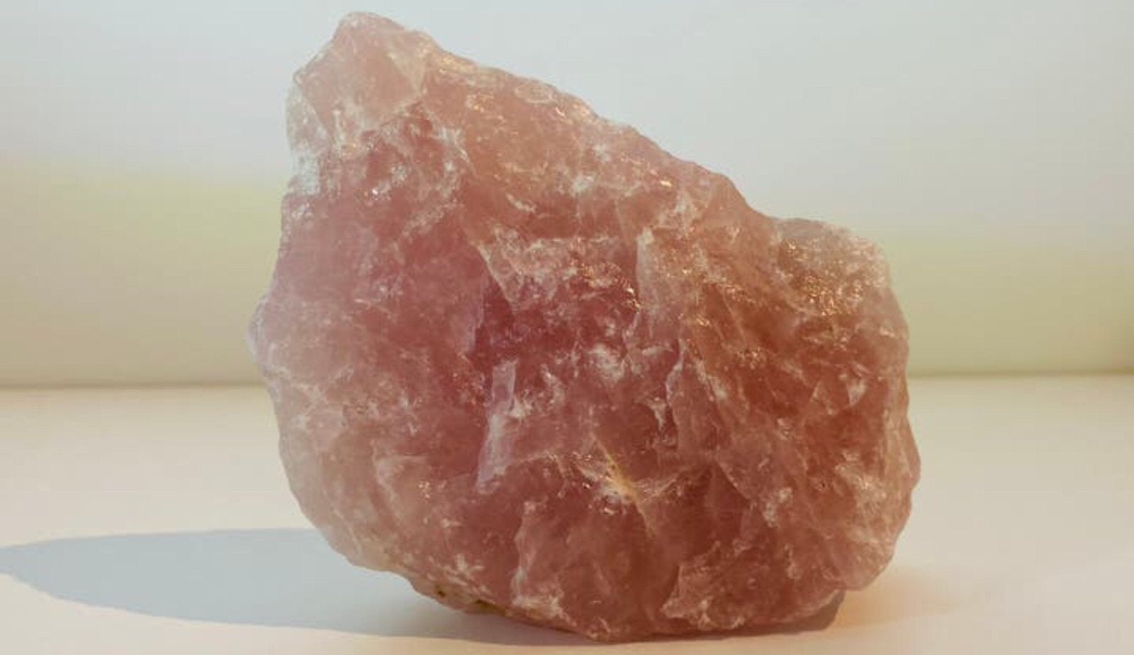 Grote rozenkwarts steen, Verzamelen, Mineralen en Fossielen, Ophalen of Verzenden