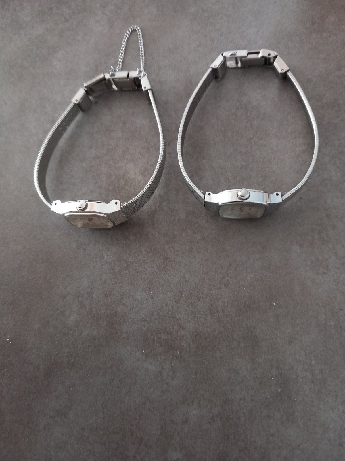 2 mooie werkende dames horloges vintage, Verzenden, Gebruikt, Overige materialen