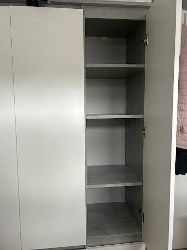 Kledingkast met hang- en legruimte - Geen IKEA kwaliteit, Met deur(en), Overige materialen, Gebruikt, 100 tot 150 cm