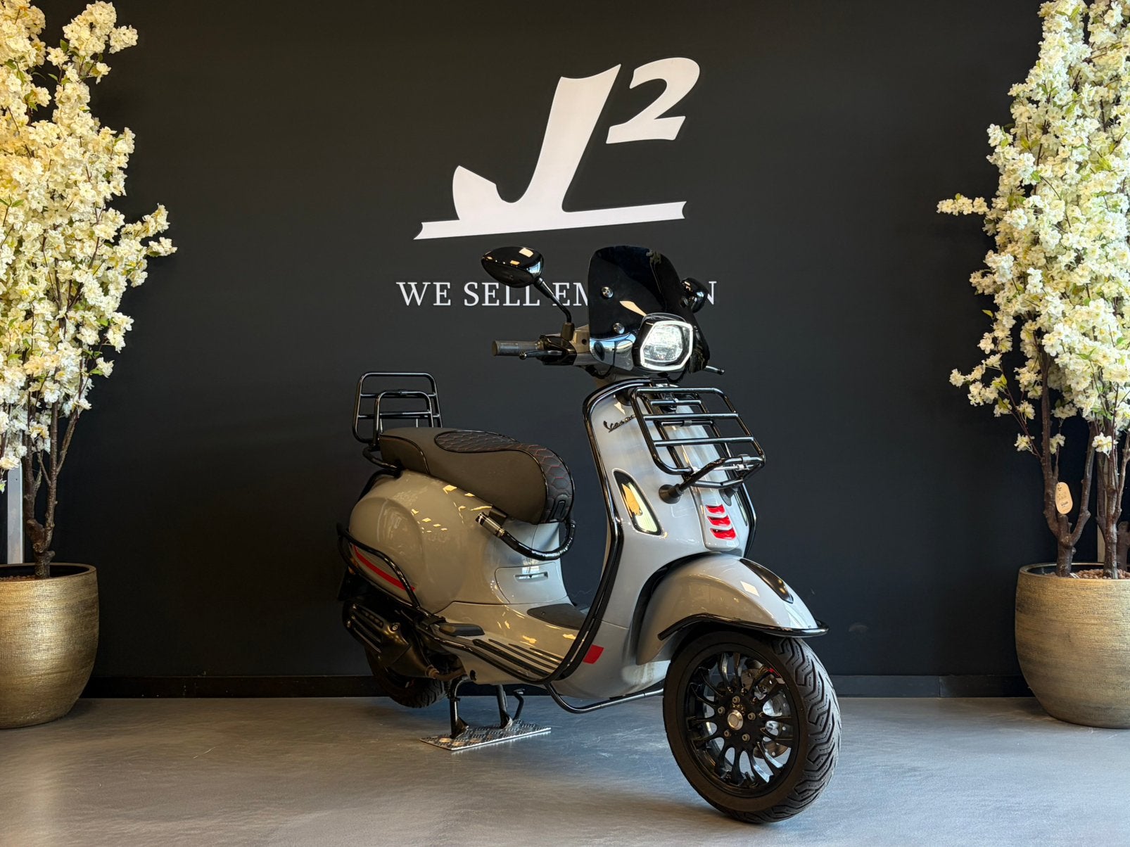 Vespa Sprint | Nardo Grey | Brom | 2020 | 1098 km, Fietsen en Brommers, ., Maximaal 45 km/u, Ophalen of Verzenden, 50 cc