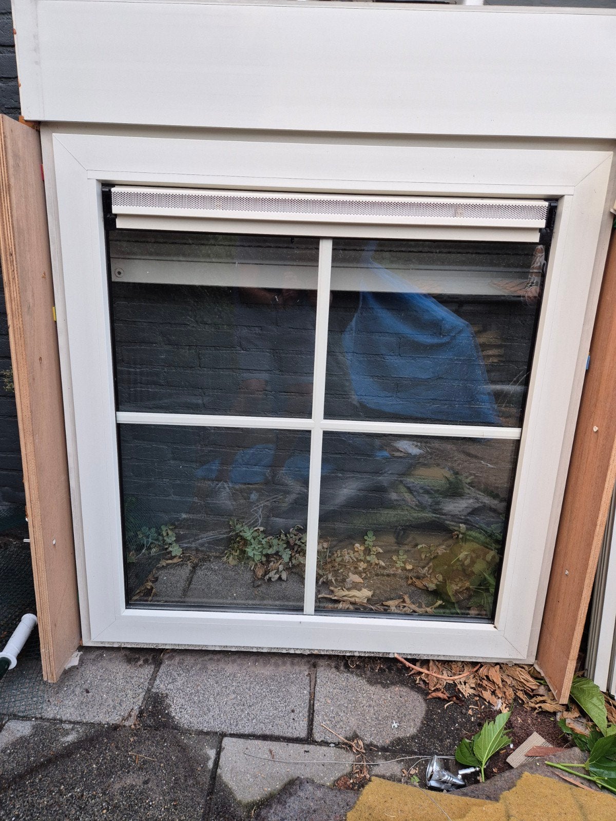 Gebruikt raam met rolluik en dubbelglas, Doe-het-zelf en Verbouw, Glas en Ramen, Ophalen, Gebruikt, Gevelraam of Ruit, Dubbelglas