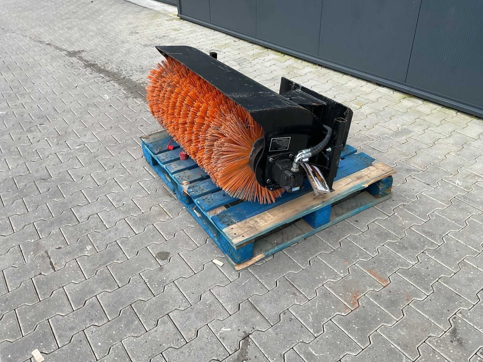 Giyi QSJ Schranklader, Wiellader of Shovel