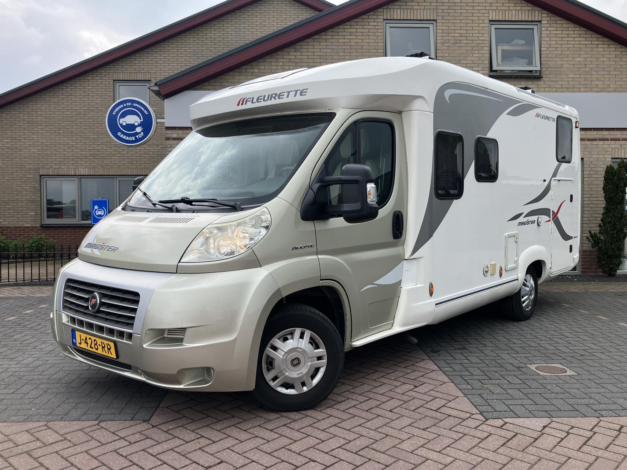 Fleurette Fleurette f65lbm | Trekhaak | Camera | Nieuwe APK, Caravans en Kamperen, Overige merken, Standaard zit, Tot en met 2
