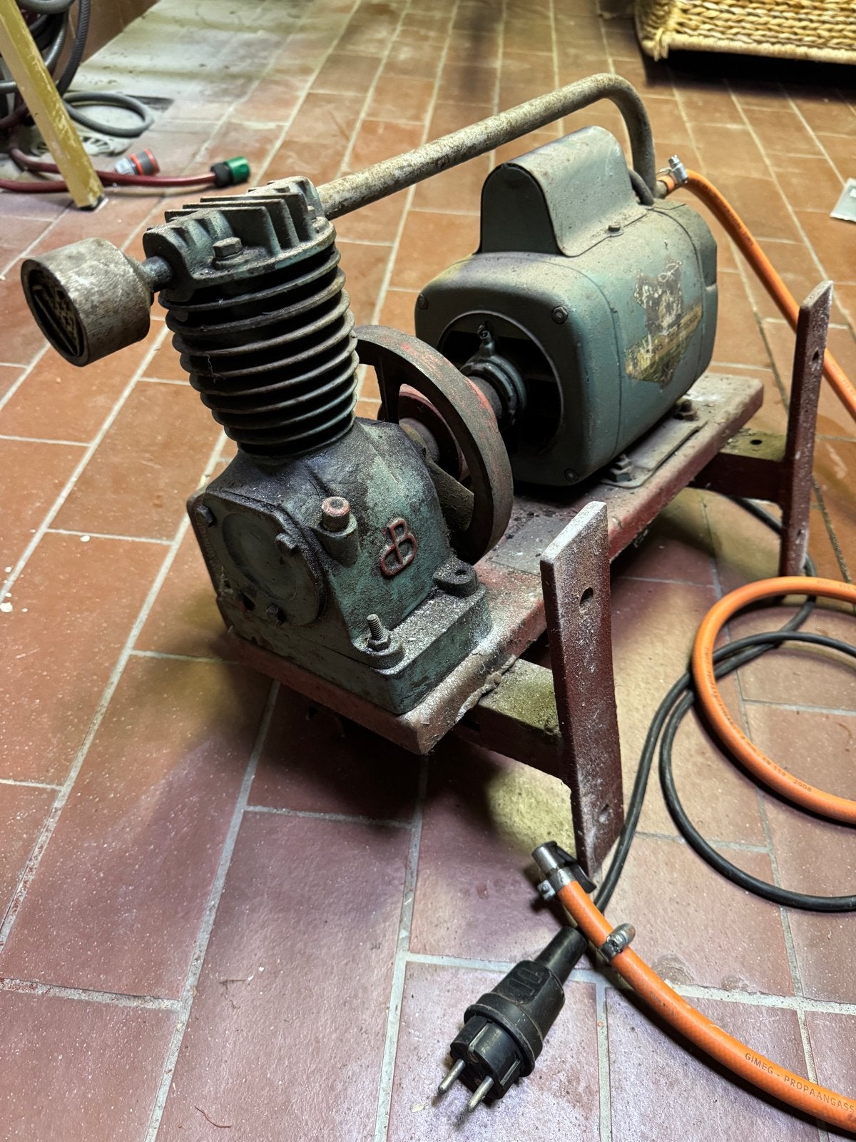 Oude Hoover compressor - Vintage luchtcompressor, Ophalen, Gebruikt, Minder dan 200 liter/min, Minder dan 6 bar