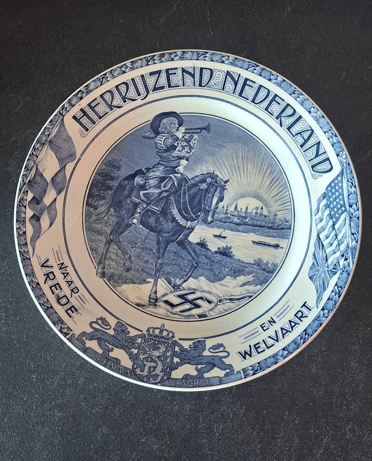 Historisch Herrijzend Nederland bord - Maastricht Holland, Ophalen