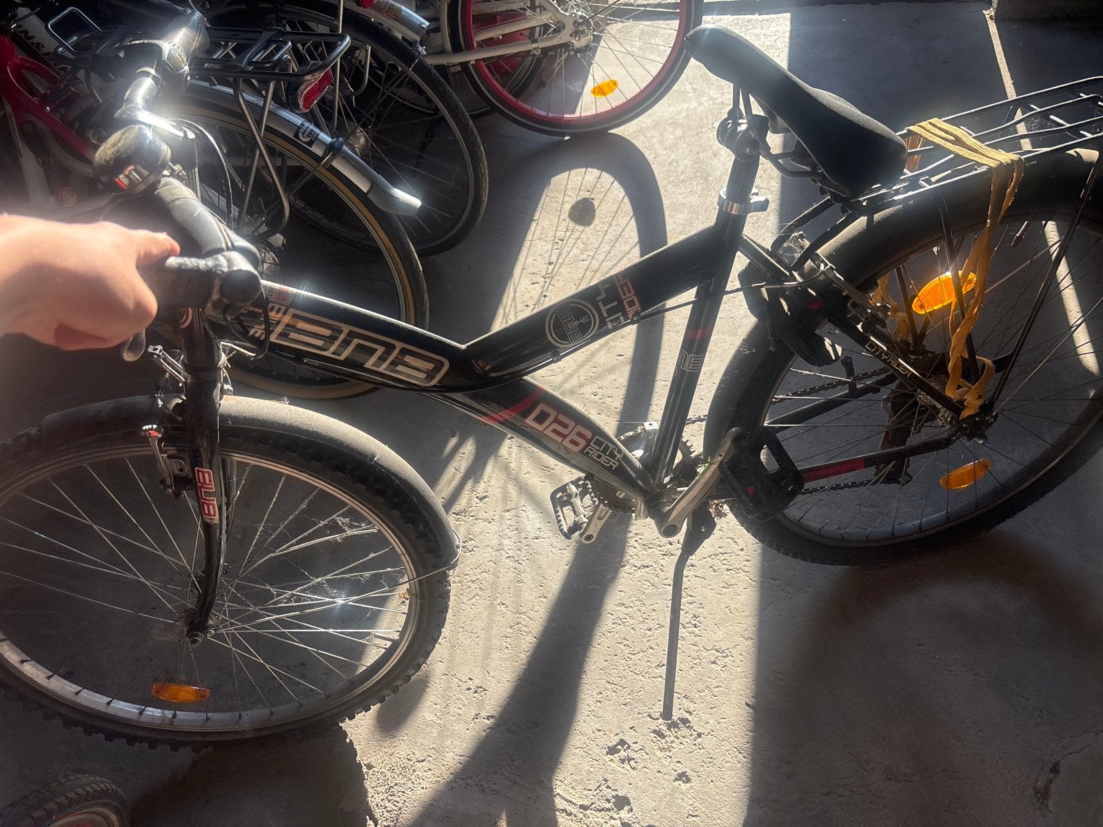 Zwarte City Rider D26 Fiets met Bagagedrager, Ophalen, Gebruikt, Minder dan 16 inch