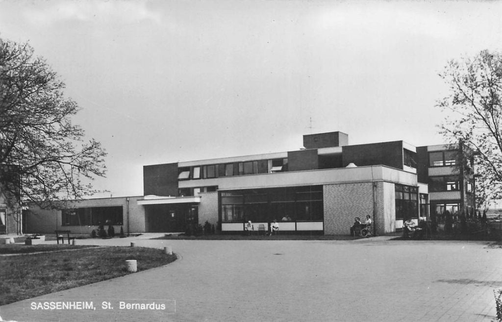 703-432-017 Sassenheim St Bernardus, Verzamelen, Verzenden, Voor 1920, Zuid-Holland