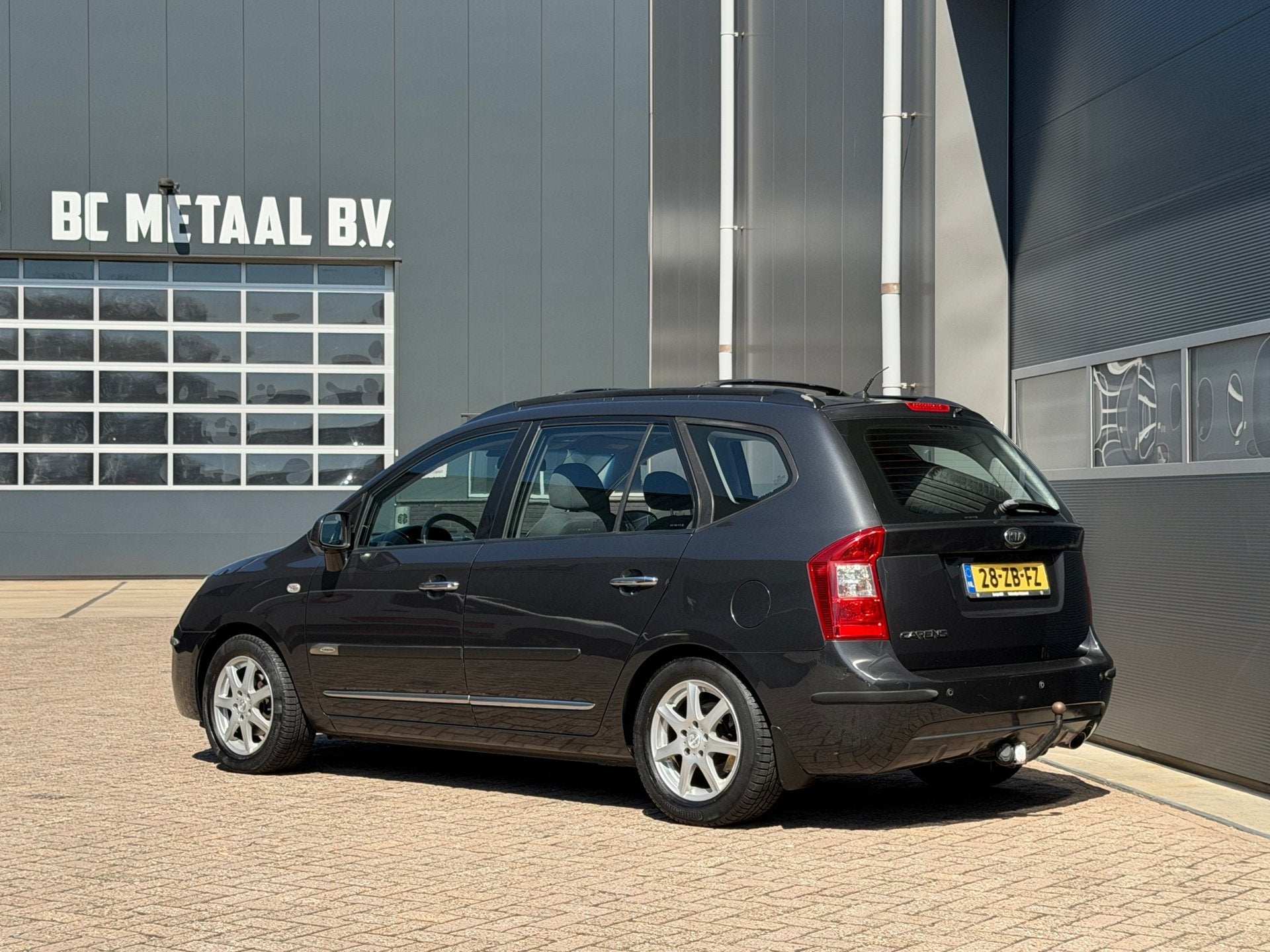 Kia Carens 2.0 CVVT X-ecutive bj.2007 Clima|Trekh|Nap., Voorwielaandrijving, 1998 cc, Stof, Gebruikt
