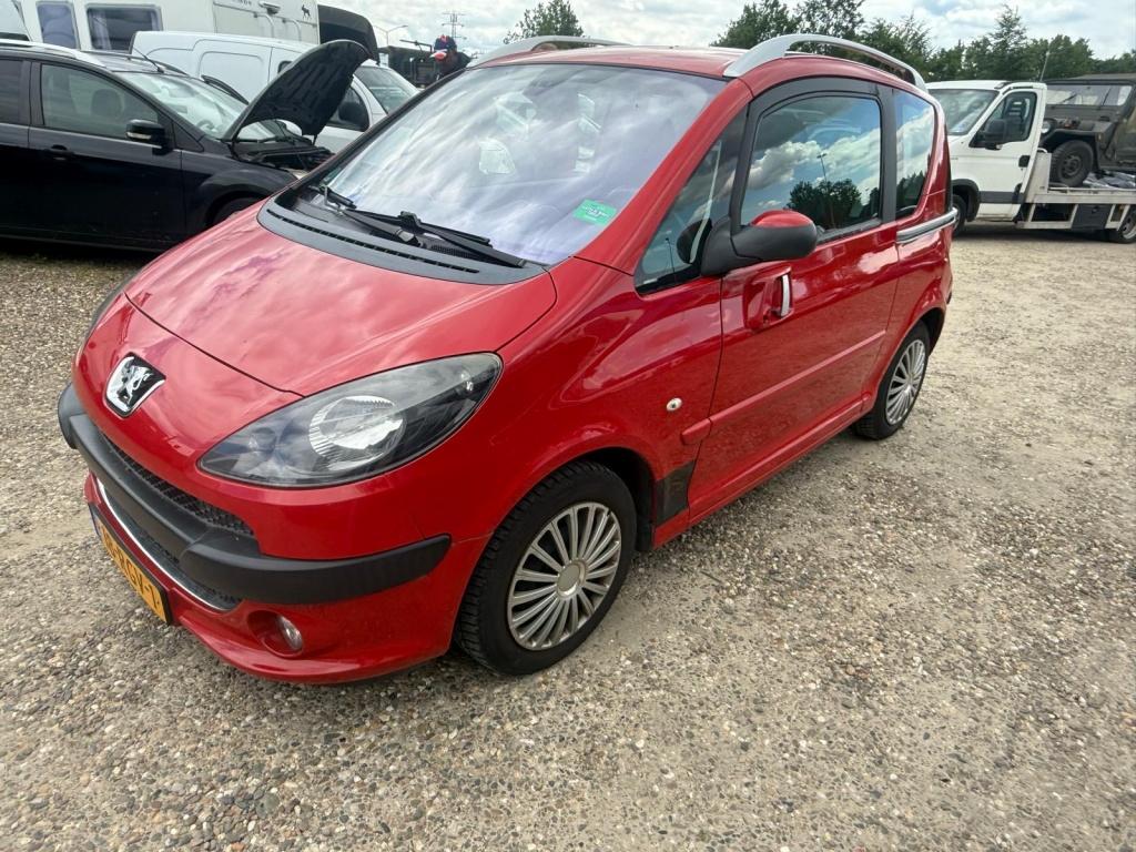 Peugeot 1007 1.6-16V Sporty (bj 2005, semi-automaat), Auto's, Peugeot, 15 km/l, Gebruikt, 4 cilinders, Electronic Stability Program (ESP)