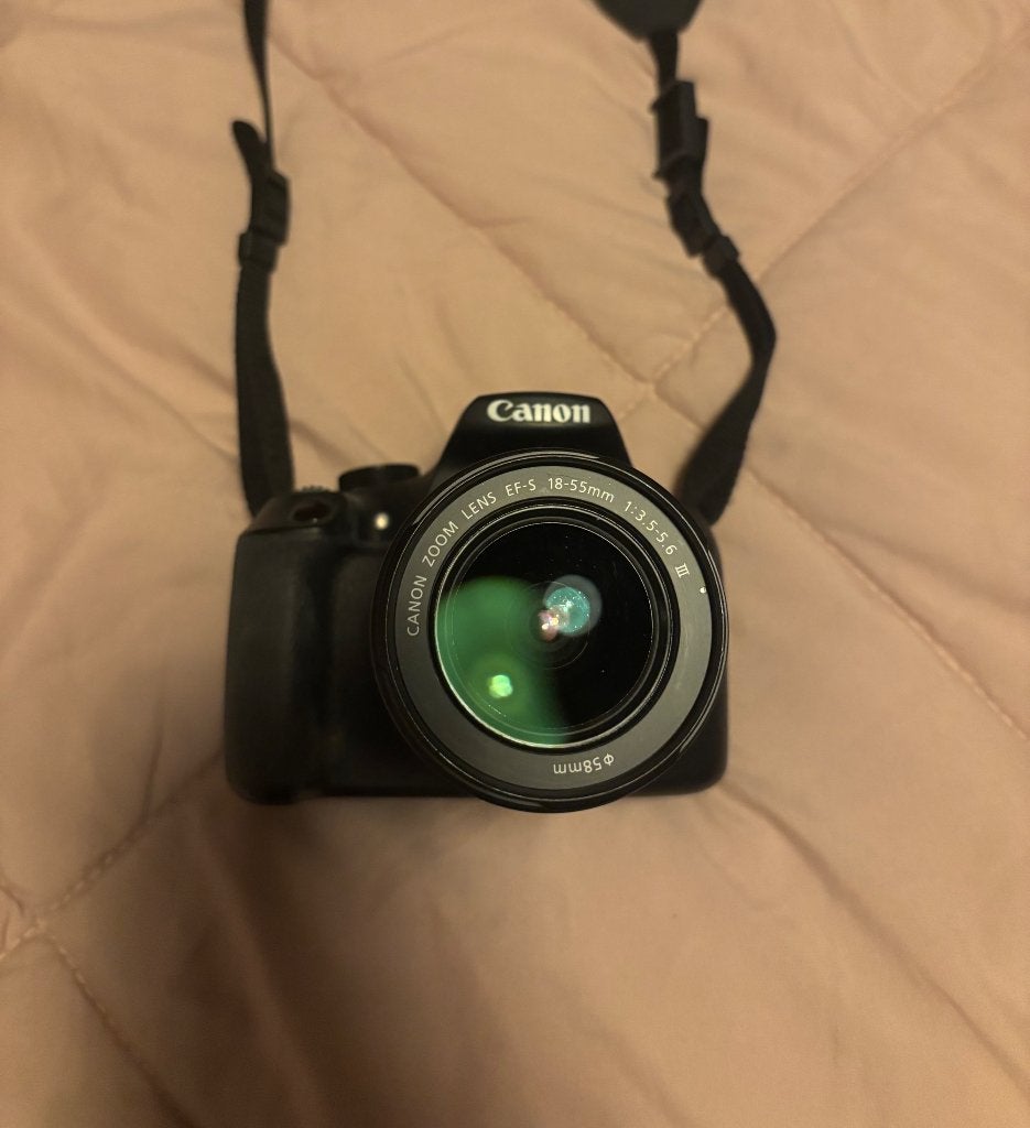 Canon EOS 1300D + 18-55mm lens + tas + originele oplader, Spiegelreflex, Canon, 18 megapixels, Zo goed als nieuw