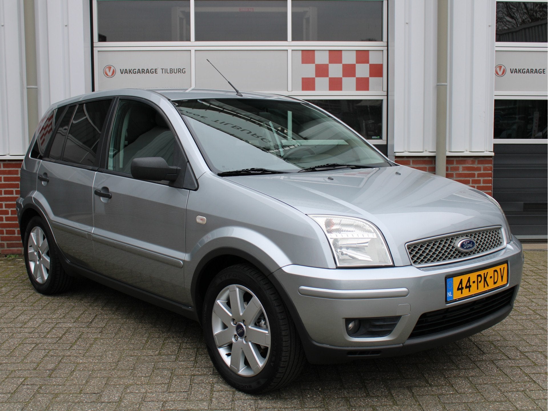 Ford Fusion 1.4-16V Futura AIRCO/Trekhaak/16'LM/Donker glas/, Auto's, Voorwielaandrijving, Zwart, 82 pk, Origineel Nederlands
