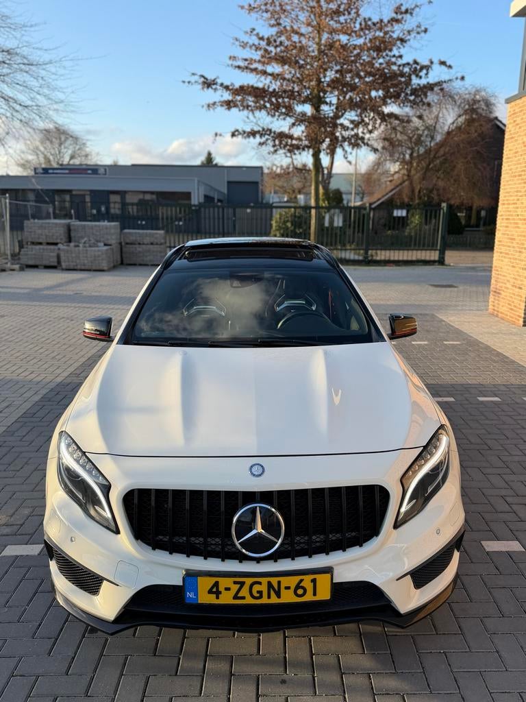 Mercedes-Benz GLA 45 S AMG 360pk AMG full opties kuip, Auto's, Mercedes-Benz, 4 cilinders, 360 pk, Wit, Origineel Nederlands