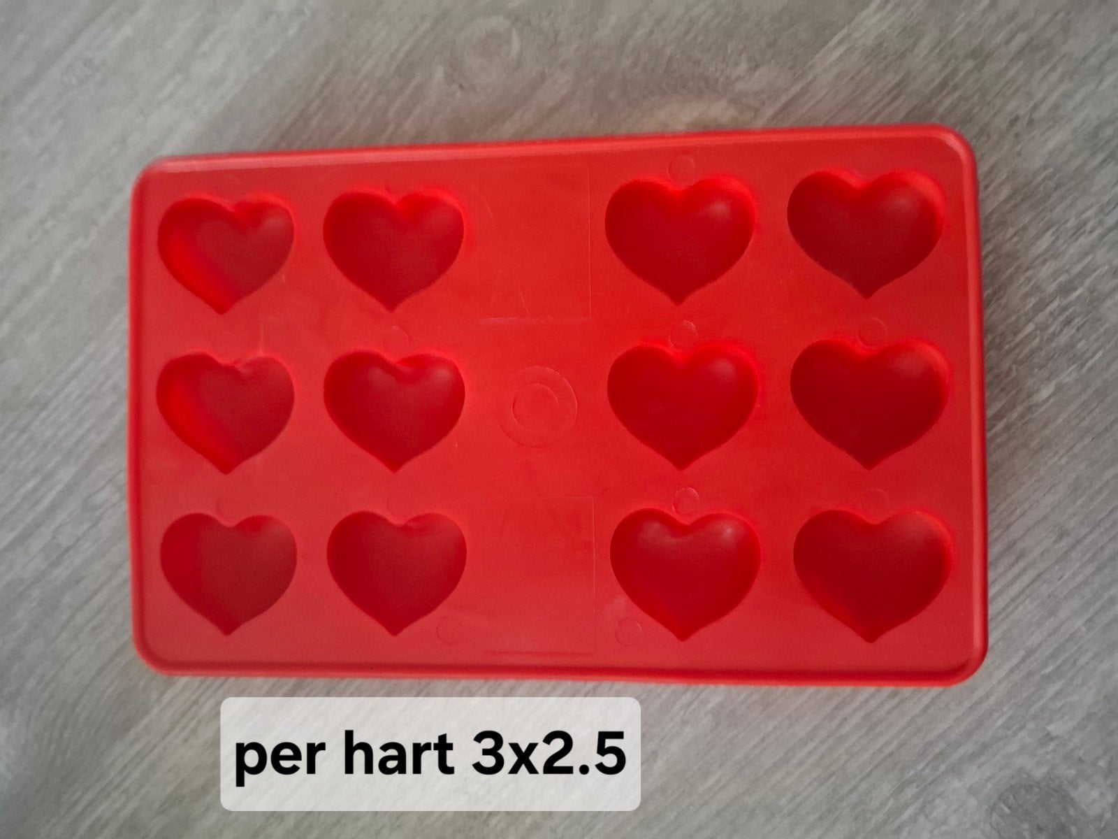 Siliconen hartjes bakvorm, Huis en Inrichting, Ophalen of Verzenden, Rood, Overige merken, Rubber/elastomeren