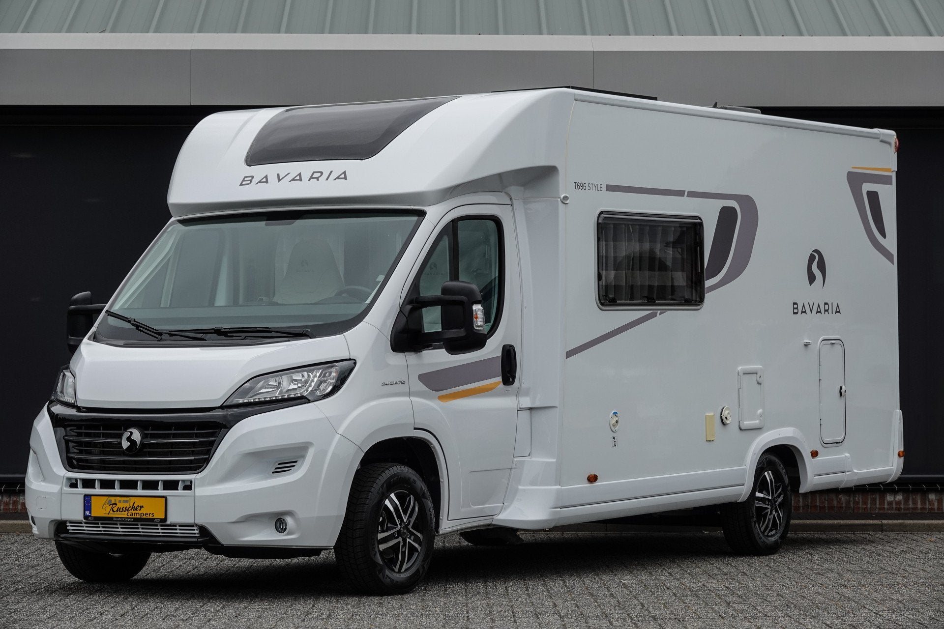 Bavaria T696S 2.3 140Pk | 6-Persoons | Fietsendrager | Zonne, Navigatie, 6 tot 7 meter, Bedrijf, Verkoop@russcherautos.nl
