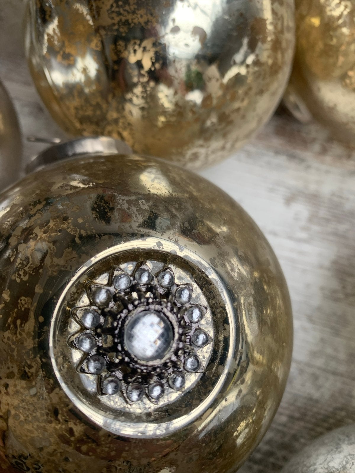 13 bewerkte kerstballen met steentjes, Diversen, Kerst, Ophalen of Verzenden, Zo goed als nieuw