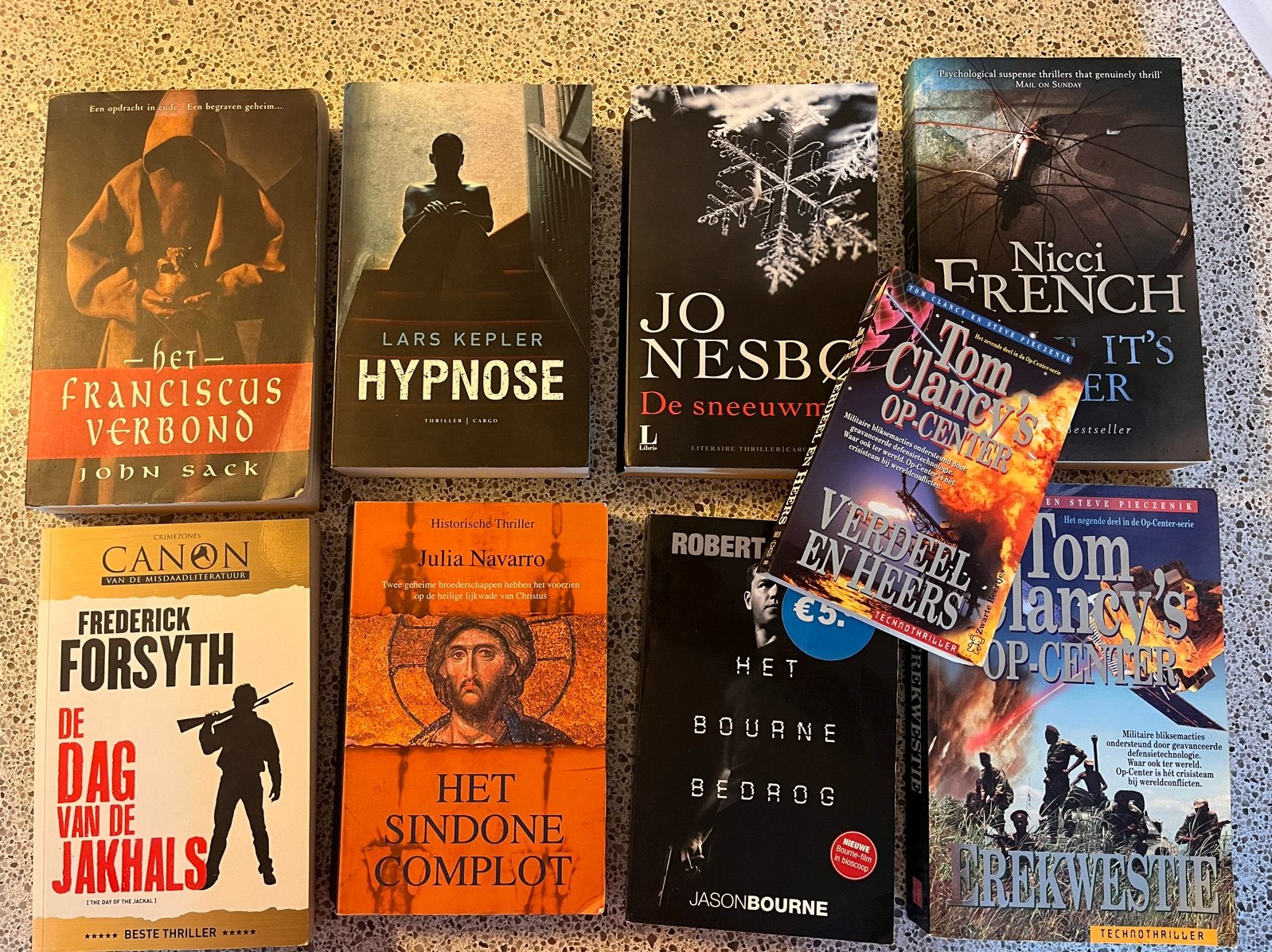 9 spannende thrillers leesboeken - diverse auteurs, Ophalen of Verzenden, Gelezen