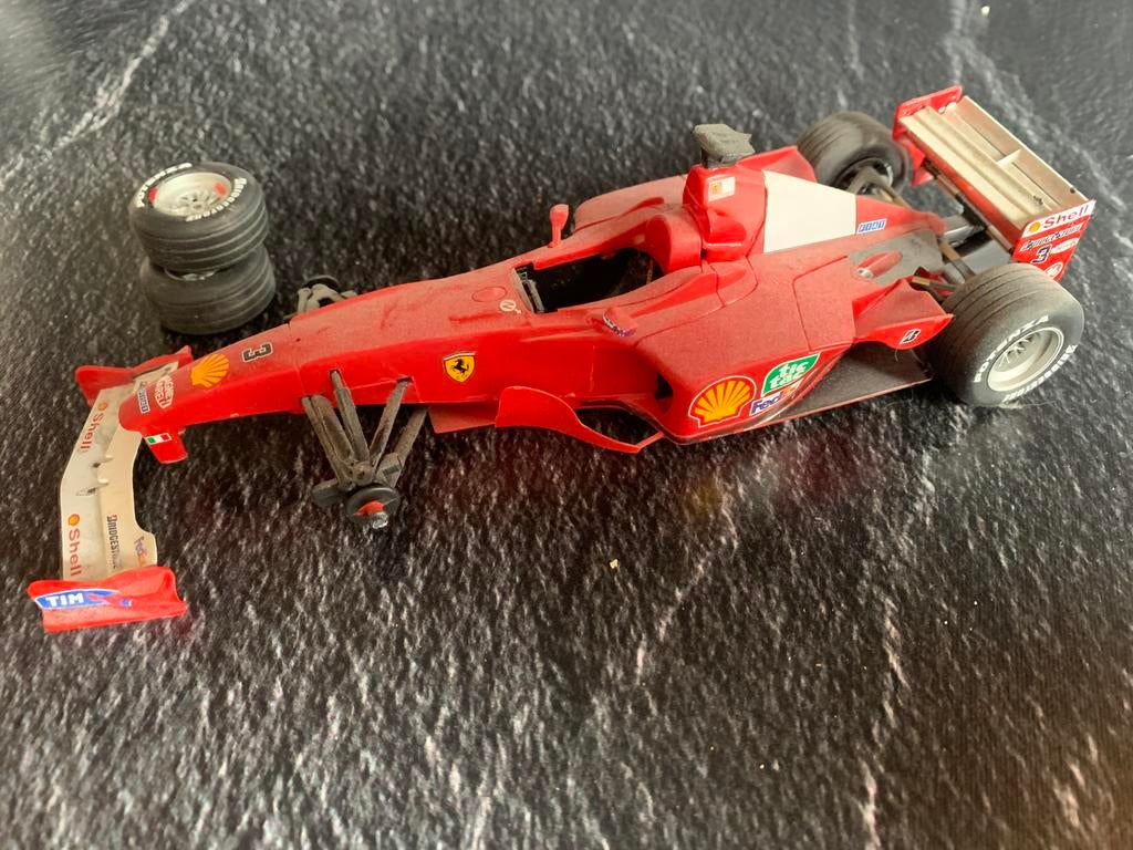 Ferrari Michael Schumacher 1996 van Revell 1:24, Ophalen of Verzenden, Gebruikt, Auto, Revell