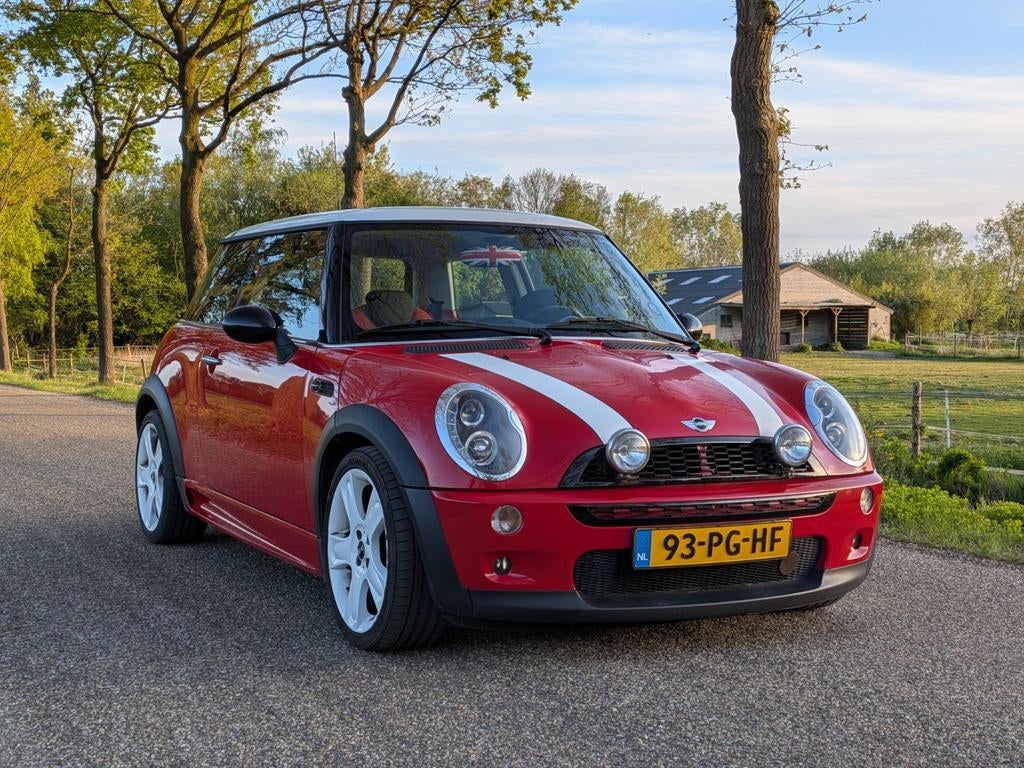 Mini Cooper R50 - 1.6 16V 2004 Rood John Cooper Works JCW, Voorwielaandrijving, 15 km/l, 4 cilinders, 4 stoelen