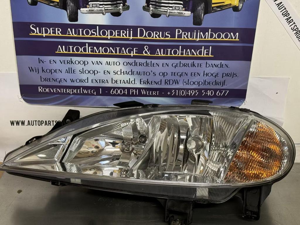 Renault megane koplamp links, Auto-onderdelen, Verlichting, Renault, Gebruikt, Ophalen of Verzenden