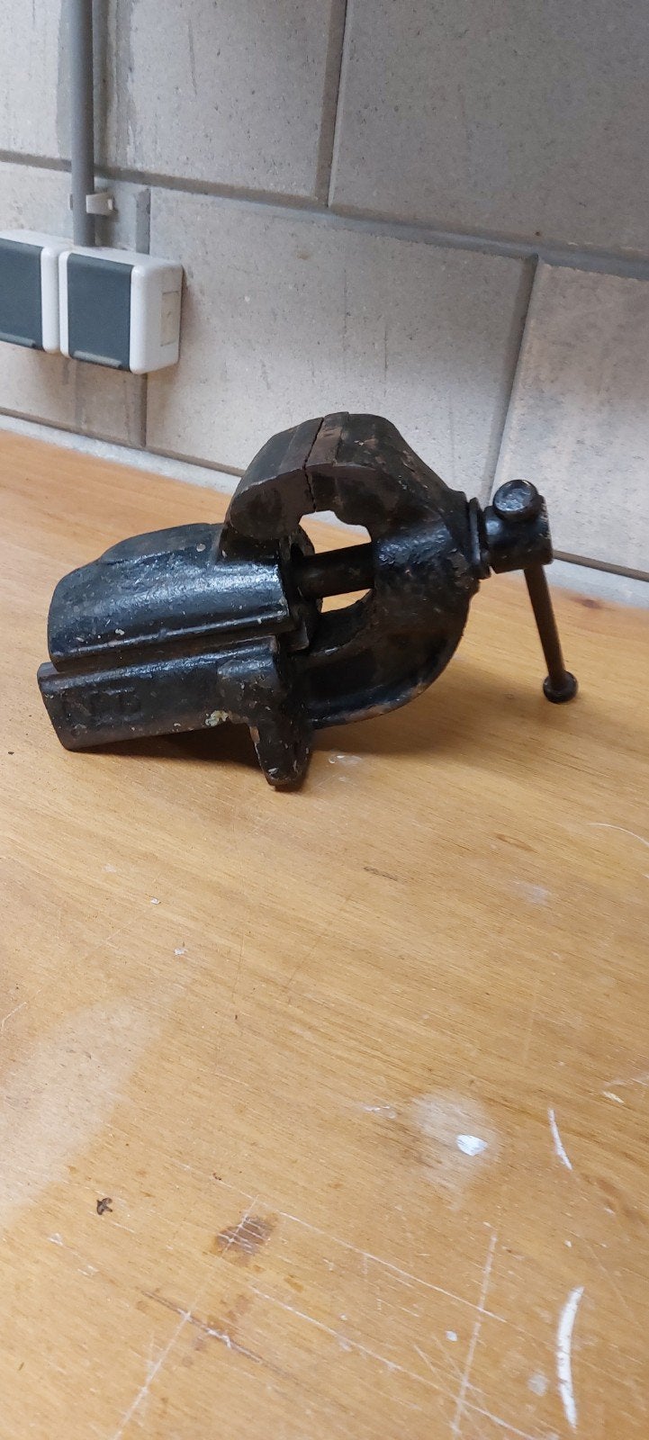 bankschroef, Doe-het-zelf en Verbouw, Werkbanken, Ophalen of Verzenden, Gebruikt, 70 tot 120 cm, Bankschroef