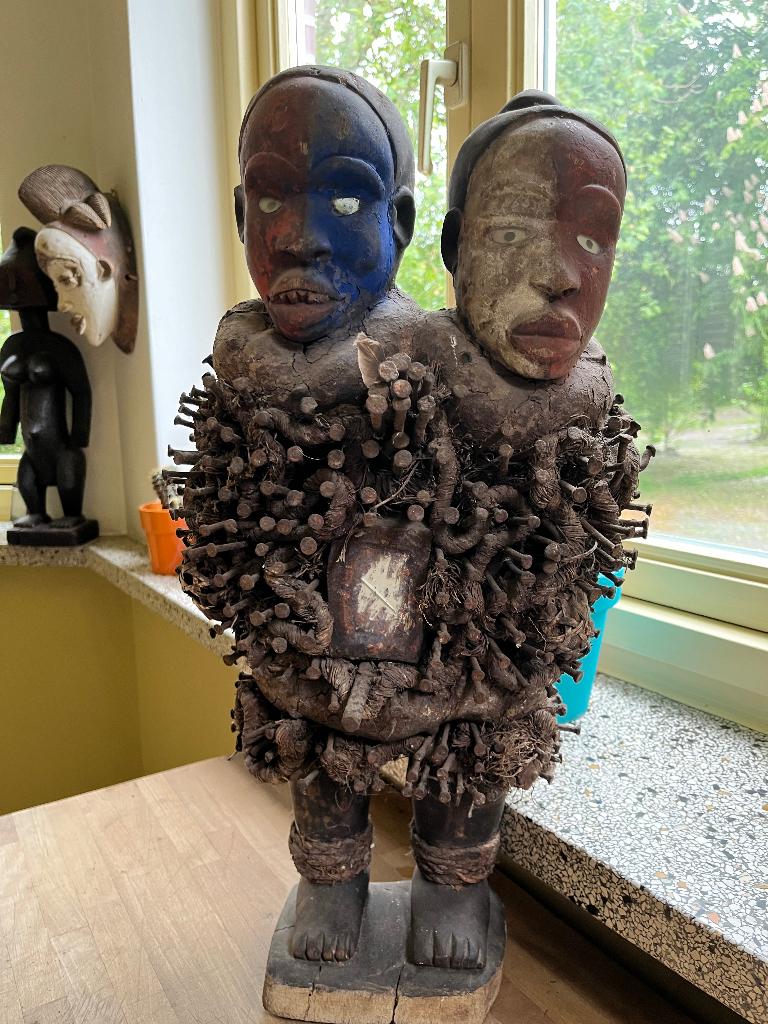 Bakongo - Nkisi beeld / Spijkerbeeld, Ophalen