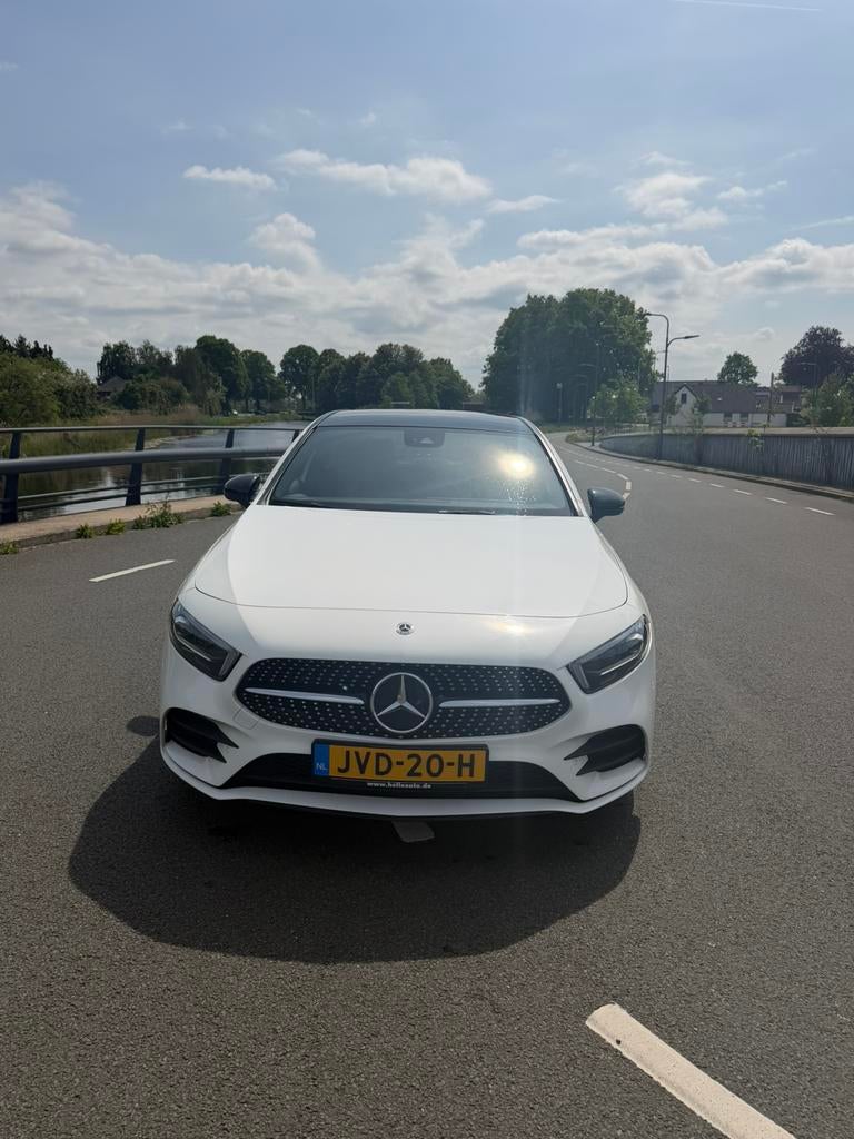 Mercedes-Benz A-Klasse A 250 224pk 7G-DCT 2019 Wit, 15 km/l, 4 cilinders, Wit, Particulier