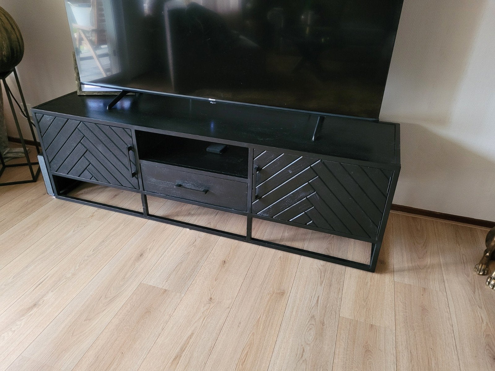 tv meubel, 150 tot 200 cm, Ophalen of Verzenden, Zo goed als nieuw, Minder dan 100 cm