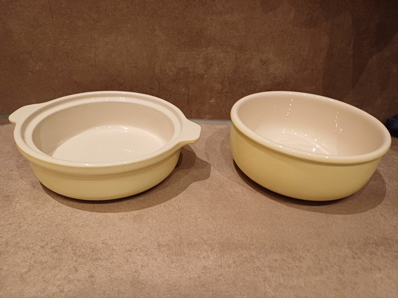 Perus Regout set van 2 vintage aardewerk schalen, Ophalen of Verzenden