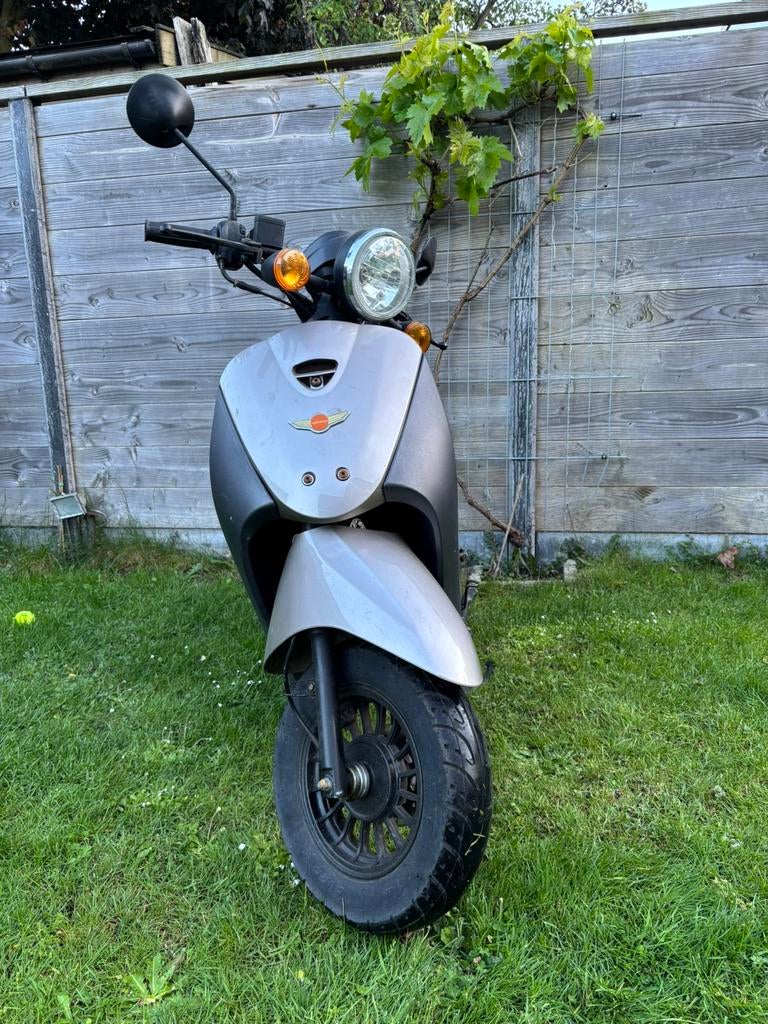 te koop Razzo Milano scooter, Ophalen, Gebruikt, Overige modellen, Maximaal 45 km/u