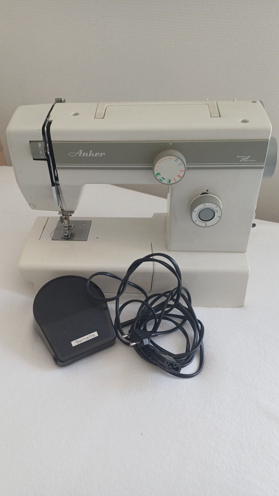 Anker naaimachine met Bernette voetpedaal, Ophalen, Gebruikt, Naaimachine, Overige merken