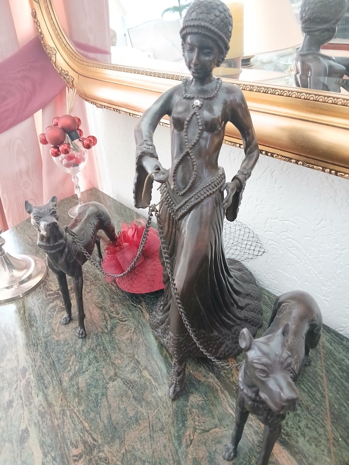 Prachtig Art Deco stijl beeld – dame met twee windhonden, Ophalen, 20 - 50 cm