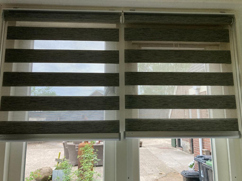 Veneta Duo rolgordijnen - 2x 62x135cm, 1x 225x175cm, Huis en Inrichting, Ophalen, Grijs, 100 tot 150 cm, Zo goed als nieuw