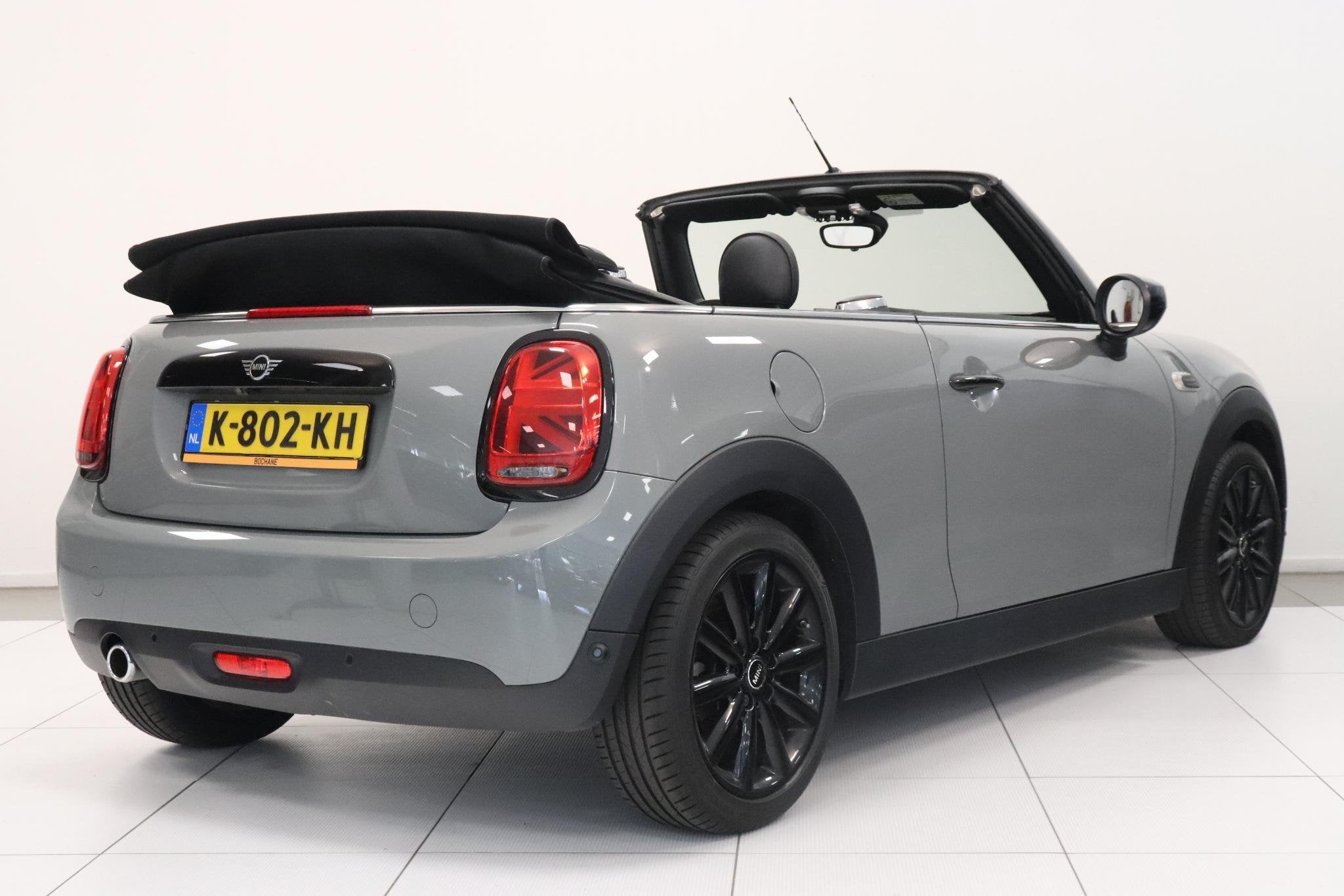 MINI Cabrio 1.5 Cooper Chili | Camera | Harman Kardon | Navi, Auto's, Mini, 136 pk, Gebruikt, 4 stoelen, Leder en Stof