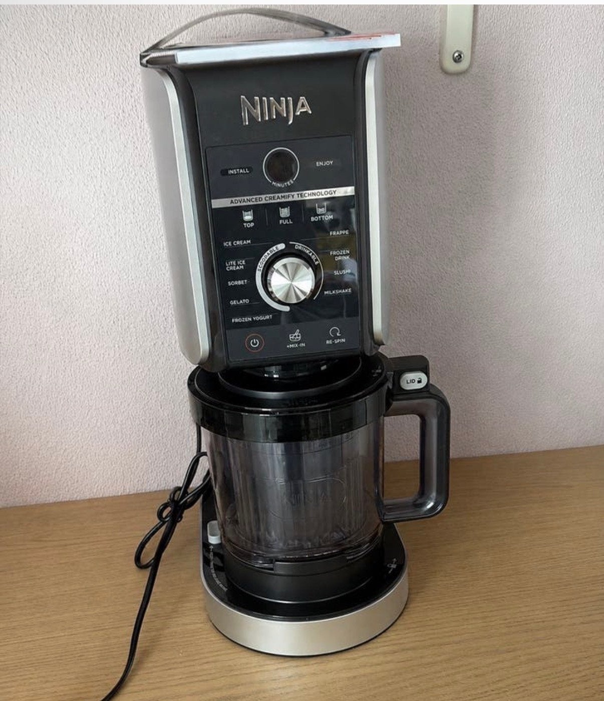 Ninja Creami Deluxe XL IJsmachine met 2 ijsbakken, Ophalen, Zo goed als nieuw, Zelfvriezend