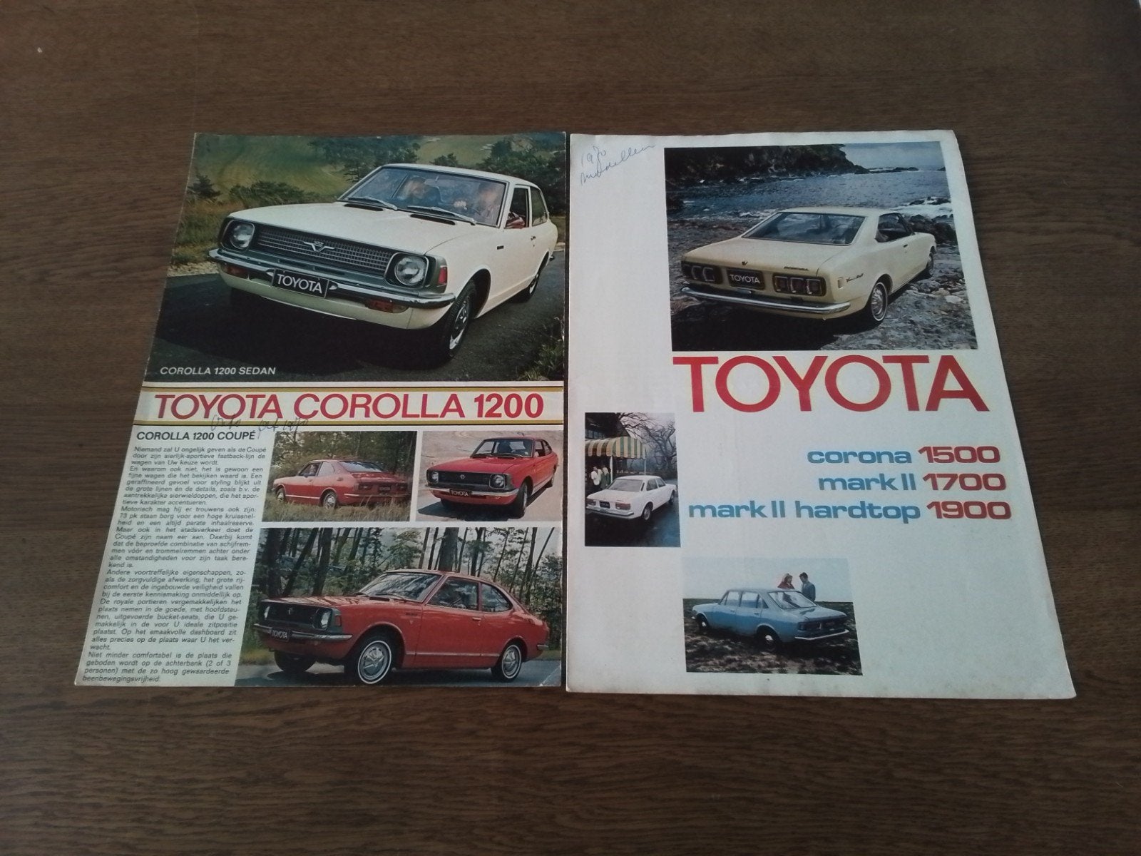 Verzamelfolders Toyota Corolla, Corona, Mark II hardtop, Ophalen of Verzenden, Gelezen, Toyota