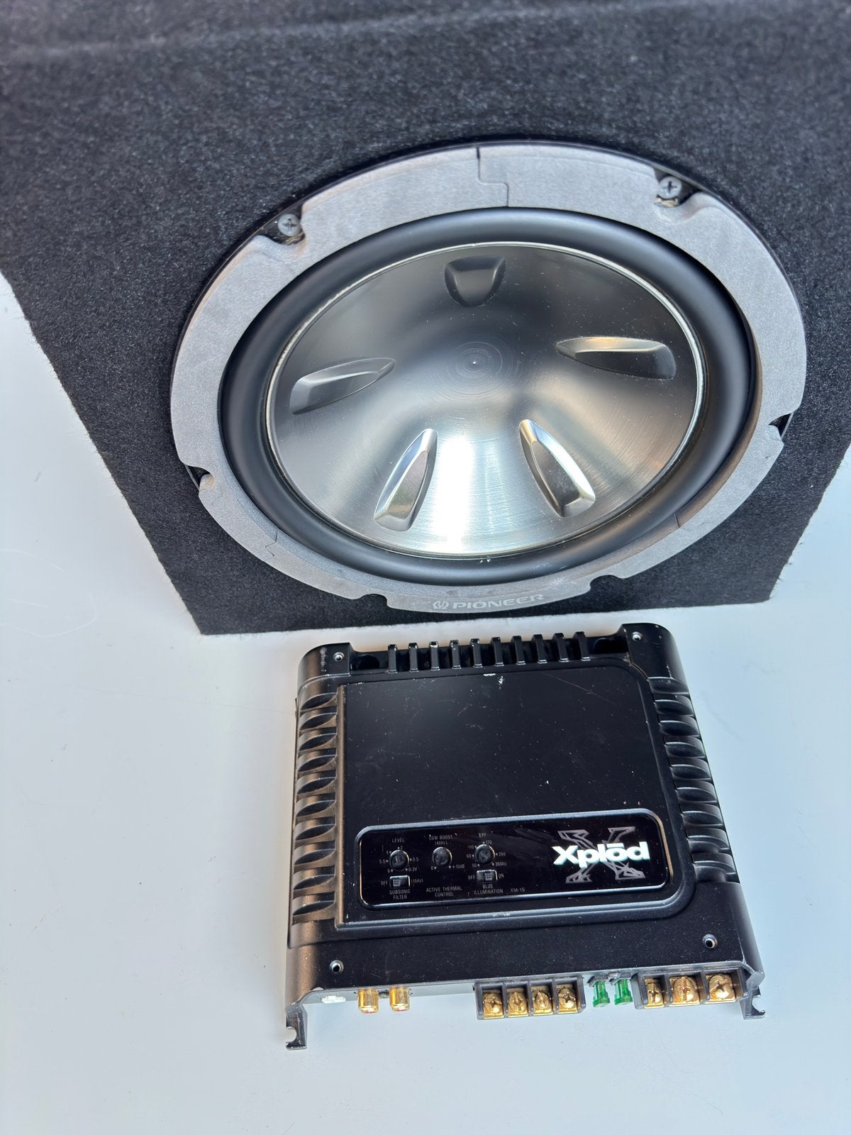 Pioneer Subwoofer met Sony Xplod Versterker, Auto diversen, Ophalen of Verzenden, Zo goed als nieuw
